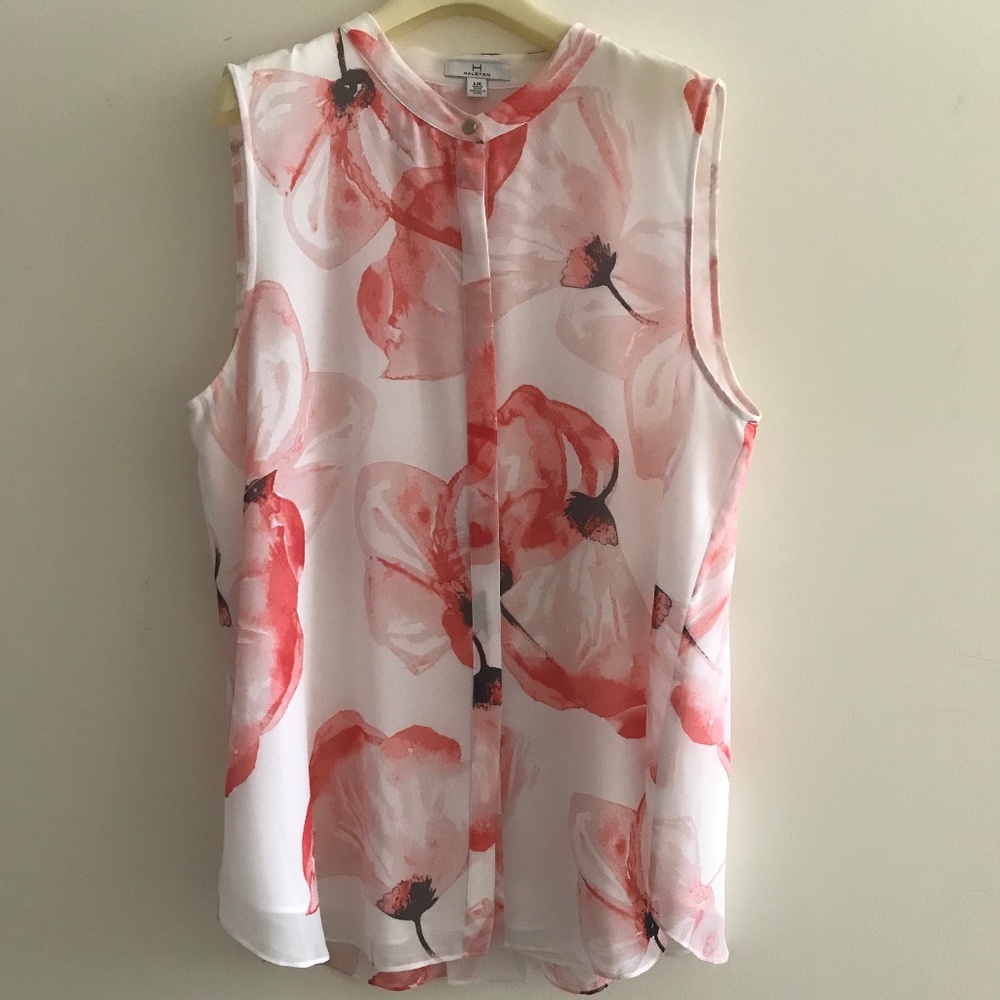Halston Sleeveless Button Up Top